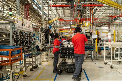 O BNDES já aprovou R$ 1,2 bilhão em crédito do Plano Brasil Soberano para empresas impactadas por tarifas dos EUA. Banco recebeu R$ 3,1 bilhões.