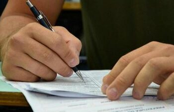 A prova objetiva do Concurso Nacional Unificado 2025 será aplicada em 228 cidades no dia 5 de outubro. Candidatos se preparam para vagas de nível superior e intermediário no serviço público federal.