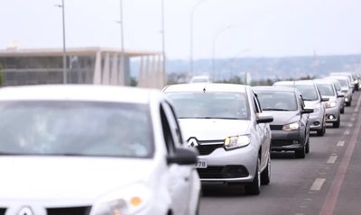 Governo e Câmara discutem projeto para modernizar a CNH, reduzir custos e ampliar acesso. Proposta inclui aulas teóricas online e instrutores autônomos credenciados.