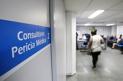 O INSS abre 1.000 vagas de perícia médica por videoconferência no Rio Grande do Sul. Atendimentos ocorrem em Frederico Westphalen e Santa Rosa neste sábado (27) e domingo (28).