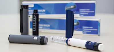 O SUS recebeu 321 mil novas canetas de insulina reutilizáveis. Até outubro, serão 2,5 milhões de unidades. Governo investe em produção nacional para garantir tratamento de pessoas com diabetes.