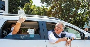 O Ministério da Saúde inaugurou a biofábrica de Wolbachia em Brasília e Goiás para reduzir casos de dengue, Zika e chikungunya. A ação beneficiará mais de 758 mil pessoas e integra o combate nacional às arboviroses.