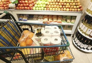 Prévia da inflação (IPCA-15) sobe 0,48% em setembro, após queda de 0,14% em agosto. Alimentos caíram pelo quarto mês seguido, mas energia elétrica puxou alta, diz IBGE.