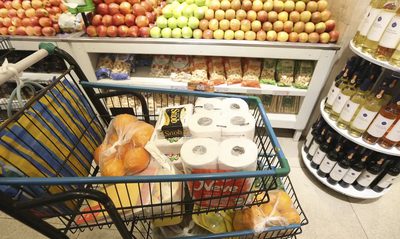 Prévia da inflação (IPCA-15) sobe 0,48% em setembro, após queda de 0,14% em agosto. Alimentos caíram pelo quarto mês seguido, mas energia elétrica puxou alta, diz IBGE.