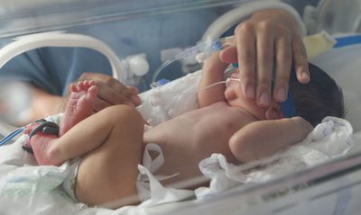 Presidente Lula sanciona a Lei nº 15.198/2025, criando o Novembro Roxo e ações de prevenção ao parto prematuro, cuidados neonatais e conscientização sobre prematuridade no Brasil.