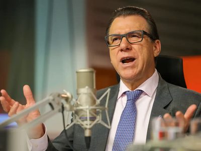 O Brasil deve encerrar 2025 com 1,5 milhão de novos empregos formais, afirma Luiz Marinho. Ministro destaca efeito dos juros altos e medidas para reduzir impacto das tarifas dos EUA.