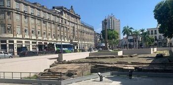 Presidente Lula sanciona lei que reconhece o Cais do Valongo como patrimônio histórico-cultural afro-brasileiro. Local no Rio de Janeiro foi o maior porto de entrada de africanos escravizados nas Américas.
