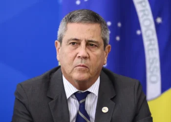 A defesa do general Walter Braga Netto afirmou no STF que seu cliente pode ser condenado injustamente com base em contradições da delação premiada de Mauro Cid. O julgamento apura a tentativa de golpe de 2022.