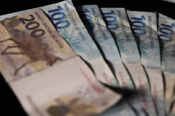 Em julho, brasileiros sacaram R$ 310 milhões em valores esquecidos no sistema financeiro. O Banco Central informa que ainda há R$ 10,7 bilhões disponíveis para resgate no Sistema de Valores a Receber (SVR).