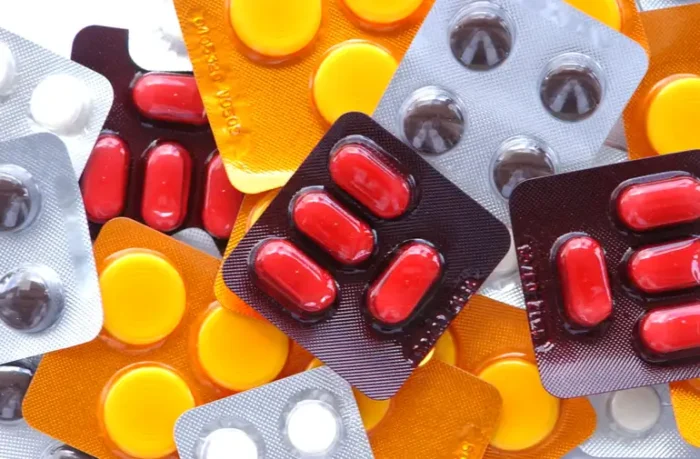 Anvisa, OMS e especialistas afirmam que não há comprovação de que paracetamol na gravidez cause autismo. Uso do medicamento é seguro segundo estudos.