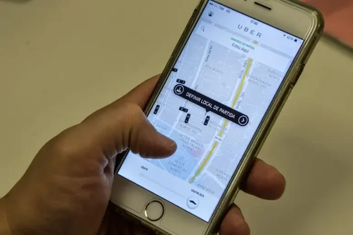 O STF inicia julgamento sobre vínculo trabalhista de motoristas e entregadores de apps, como Uber e Rappi. Decisão afetará cerca de 10 mil processos em todo o Brasil.