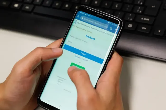 Neste sábado (27), a Defesa Civil testa envio de alertas de emergência para celulares no DF e em 12 cidades do Centro-Oeste, sem custo, para informar a população sobre riscos de desastres naturais.