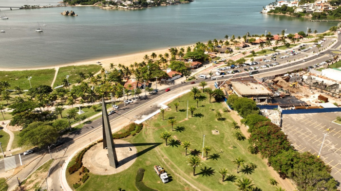 Vitória completa 474 anos com 259 obras concluídas desde 2021. Investimentos de R$ 2 bilhões abrangem mobilidade, encostas, meio ambiente e requalificação urbana.