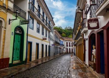 Brasil é finalista em três categorias do World Travel Awards 2025, o “Oscar do Turismo”. País concorre como Melhor Destino de Cruzeiros, de Patrimônio Histórico e de Natureza; votação segue até 26 de outubro.
