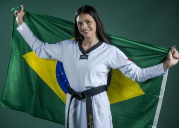 Maria Clara Pacheco, do Bolsa Atleta, vence a atual campeã olímpica e conquista o título mundial de taekwondo em Wuxi, na China — 20 anos após o ouro histórico de Natália Falavigna.