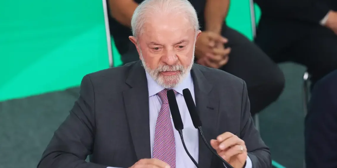 Lula embarca para Indonésia e Malásia para participar de cúpulas da Asean e Leste Asiático, buscando ampliar comércio e cooperação com a região.