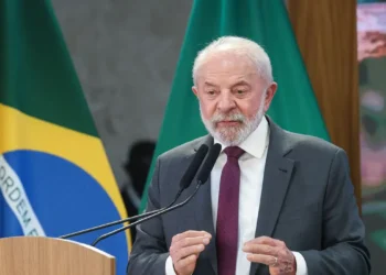 Presidente Lula apresenta novo modelo de crédito imobiliário, que amplia limite do SFH para R$ 2,25 milhões e leva financiamento à classe média, com fim gradual dos depósitos compulsórios.