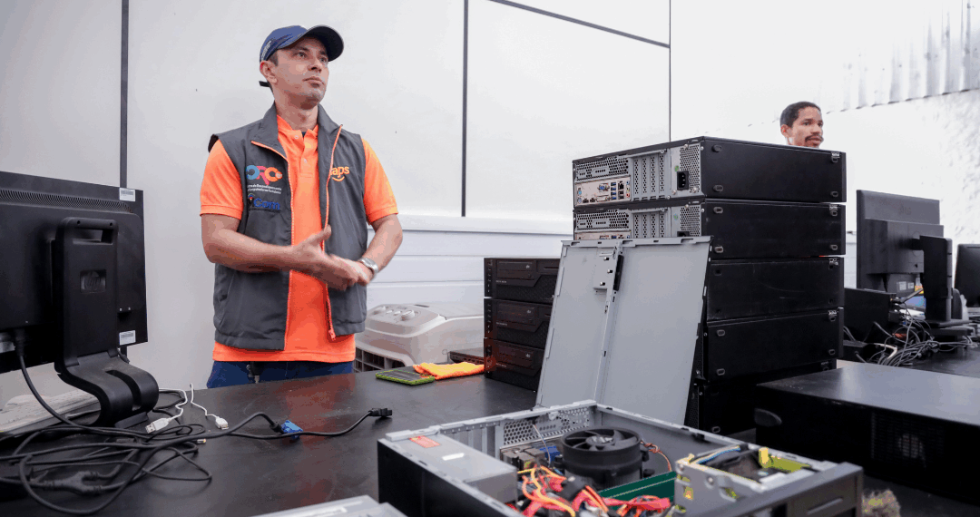 Desafio Sumaúma Digital, do Ministério das Comunicações, arrecada 200 toneladas de lixo eletrônico em menos de uma semana. A ação integra as preparações para a COP 30 e segue até 13 de novembro.