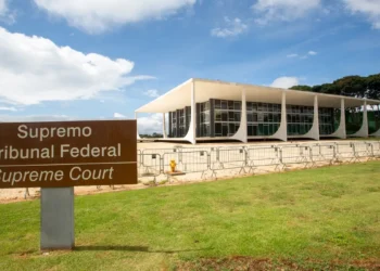 STF julgará entre 7 e 14 de novembro o recurso de Jair Bolsonaro contra a condenação de 27 anos por crimes contra a democracia. Sessão virtual também avaliará recursos de seis aliados.
