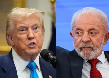 Lula conversa com Donald Trump e pede fim da sobretaxa de 50% sobre produtos brasileiros. Líderes reafirmam laços diplomáticos e planejam encontro presencial.