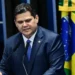 Presidente do Senado, Davi Alcolumbre, anuncia instalação da CPI do Crime Organizado. Comissão vai investigar milícias e facções criminosas e propor medidas para aprimorar a legislação.