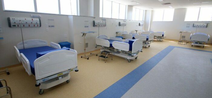 Governo Federal cria o Fundo de Investimentos em Infraestrutura de Saúde (FIIS-Saúde), com R$ 20 bilhões em crédito subsidiado do BNDES para modernizar hospitais, escolas e serviços públicos. Entes ligados ao programa Agora Tem Especialistas terão prioridade.