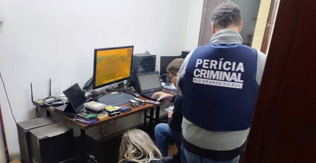 PF prende 55 pessoas em operação nacional contra abuso sexual infantil na internet. Ação envolveu 16 estados e cumpriu mais de 180 mandados. Lula prometeu tolerância zero aos crimes.