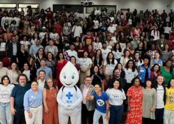 Ministério da Saúde seleciona 300 projetos para o programa Vivências no SUS, que vai integrar ensino, serviço e comunidade, beneficiando mais de 42 mil pessoas em todo o país.