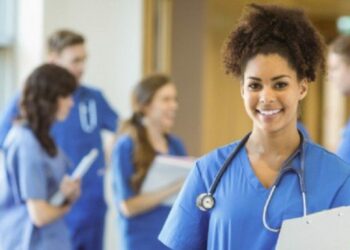 Ministério da Saúde investe R$ 30 milhões em 2025 para fortalecer a formação e gestão do trabalho no SUS. Programa Valoriza GTES-SUS vai apoiar residências e cursos técnicos em todo o país.