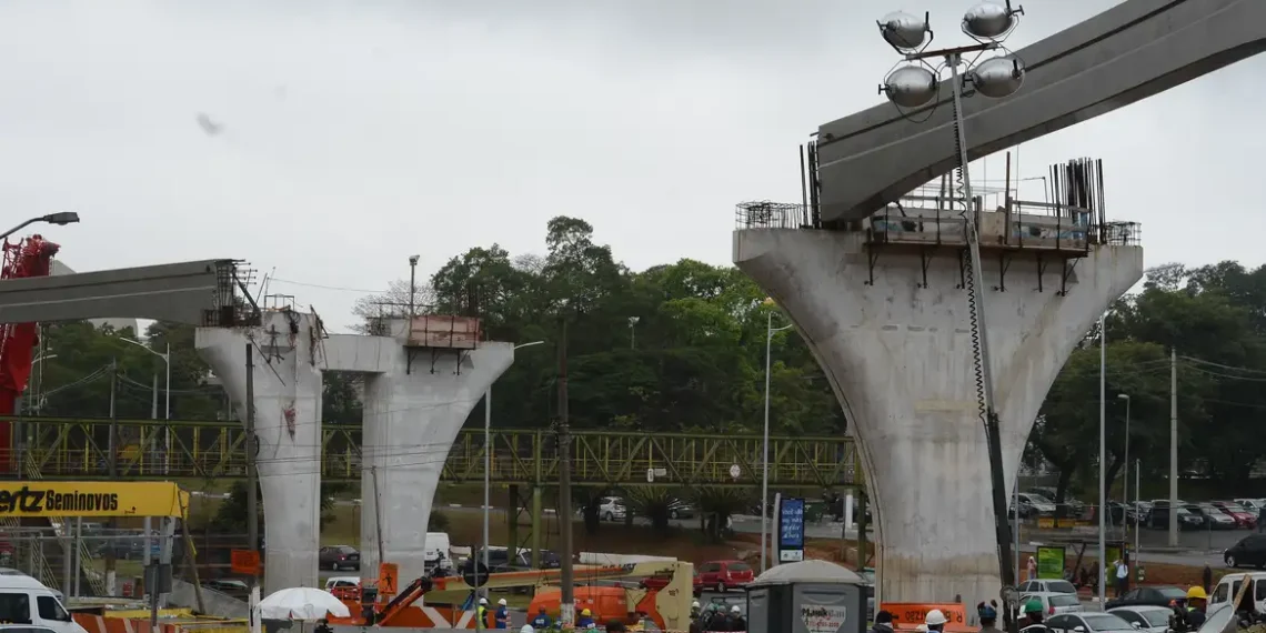 Consórcio do monotrilho assina TAC de R$ 41,2 milhões com MP-SP; valor será investido em melhorias na Linha 15-Prata, que liga a zona leste ao centro.