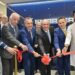 Geraldo Alckmin inaugura escritório da Embraer na Índia e firma acordos em defesa, tecnologia, petróleo e saúde para fortalecer laços entre Brasil e Índia.