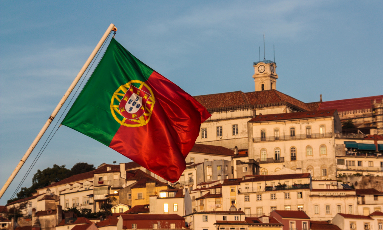 Portugal suspende emissão de vistos de trabalho com nova Lei Anti-Imigração