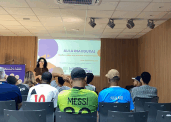 MPES, Senai e Prefeitura de Vitória oferecem curso de Mecânica de Motocicletas para pessoas em situação de rua, com foco em inclusão social e oportunidades no mercado de trabalho.
