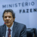 Fernando Haddad afirmou que o governo brasileiro vai apresentar aos EUA argumentos econômicos para derrubar a sobretaxa sobre produtos nacionais. O ministro destacou que as tarifas elevam o custo de vida nos Estados Unidos.