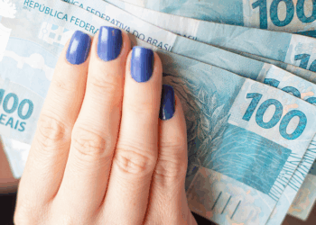 O Banco Central revelou que há R$ 10,4 bilhões esquecidos por mais de 48 milhões de brasileiros. Descubra como verificar e sacar os valores pelo sistema SVR.