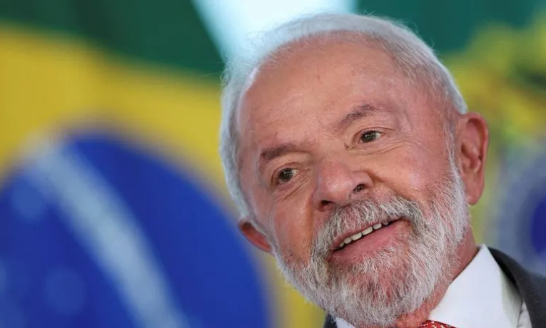 Governo federal lança o Reforma Casa Brasil, programa de crédito habitacional de R$ 40 bilhões voltado a reformas de moradias e geração de empregos na construção civil.