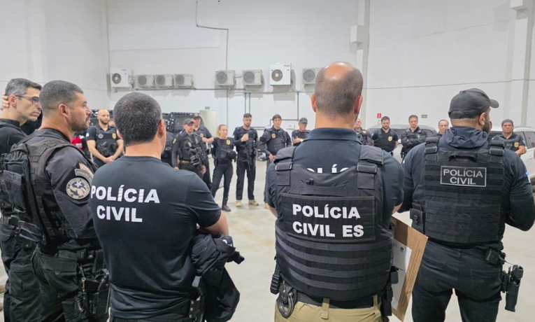 Espírito Santo abre concurso com 1.052 vagas para Oficial Investigador da Polícia Civil. Salário de R$ 8.539,34. Inscrições vão de 16/10 a 16/11. Prova em 2026.