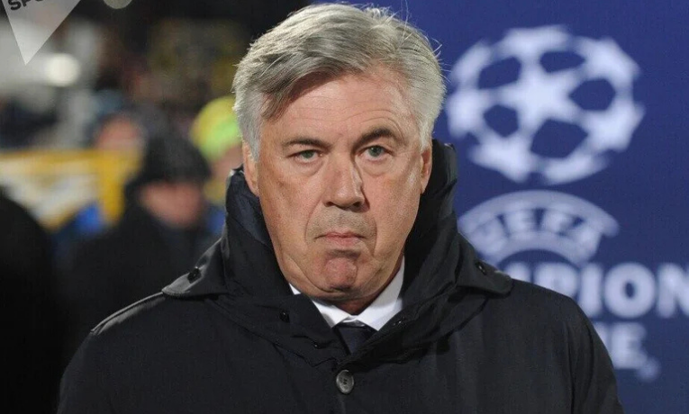 Carlo Ancelotti aposta em entrosamento e atitude para transformar o Brasil em candidato ao título da Copa de 2026. Treinador usa base do Real Madrid e prega foco coletivo.