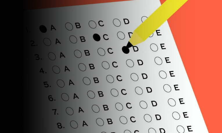 Gabarito preliminar do CNU 2025 já está disponível no site da FGV. Recursos abertos até 8 de outubro. Concurso teve mais de 435 mil participantes e abstenção menor que em 2024.
