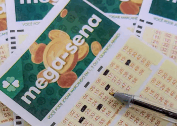 Concurso 2.926 da Mega-Sena sorteia prêmio acumulado de R$ 27 milhões neste sábado (11). Apostas até as 19h e sorteio ao vivo pela Caixa.