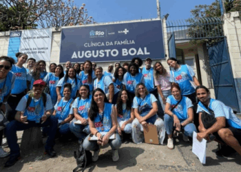 Projeto Cria Saúde, da Fiocruz, realiza visitas a comunidades do Rio de Janeiro para levantar diagnósticos locais e fortalecer políticas públicas de saúde.