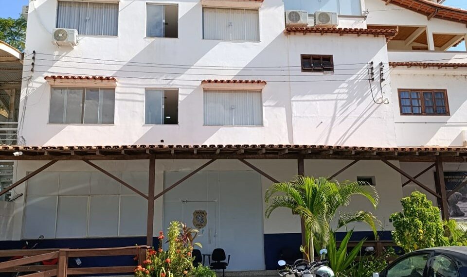 Polícia Civil prende segundo suspeito de tentativa de homicídio em Governador Lindenberg; vítima segue internada em estado grave.