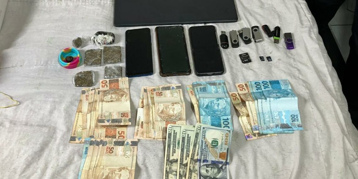 MPES realiza Operação Dublê no ES e BA contra organização criminosa que atua na venda de veículos adulterados, golpes a seguradoras e outros crimes; mandados de busca e afastamento foram cumpridos.