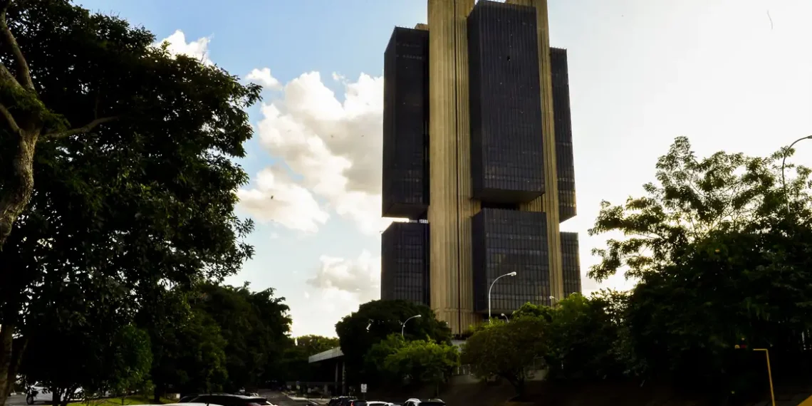 Déficit primário do Governo Central sobe 166,6% em setembro e atinge R$ 14,5 bilhões. Tesouro Nacional aponta aumento das despesas acima das receitas e déficit acumulado de R$ 100,4 bilhões no ano.