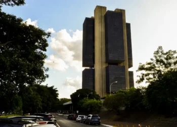 Déficit primário do Governo Central sobe 166,6% em setembro e atinge R$ 14,5 bilhões. Tesouro Nacional aponta aumento das despesas acima das receitas e déficit acumulado de R$ 100,4 bilhões no ano.