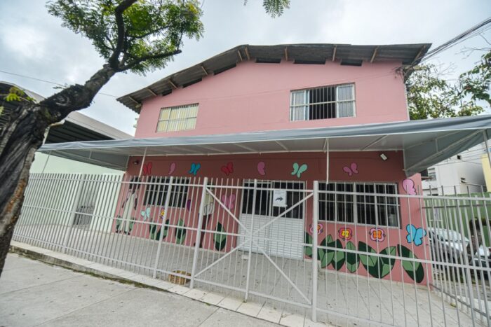 Vitória completa 1 ano e 4 meses sem feminicídios, resultado de políticas integradas de educação, segurança e assistência social que protegem e promovem a autonomia das mulheres.