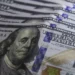 Dólar sobe e Ibovespa cai com turbulências externas e votação de MP que aumenta tributação sobre investimentos no Brasil.