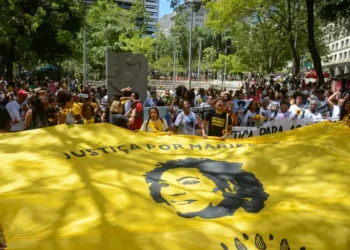 O Instituto Marielle Franco divulgou carta cobrando que os mandantes do assassinato da vereadora e do motorista Anderson Gomes sejam julgados pelo STF. A entidade afirma que a justiça só será plena com a responsabilização total.