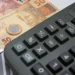 O Banco Mundial prevê que o PIB do Brasil cresça 2,4% em 2025, acima da média da América Latina e Caribe. Projeção é superior às estimativas do Banco Central e do mercado.