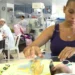 O Ministério da Saúde anunciou a habilitação de 18 novos hospitais da rede Amigo da Criança. A iniciativa, que recebe R$ 25 milhões, busca reduzir mortes maternas e neonatais e fortalecer o cuidado humanizado.